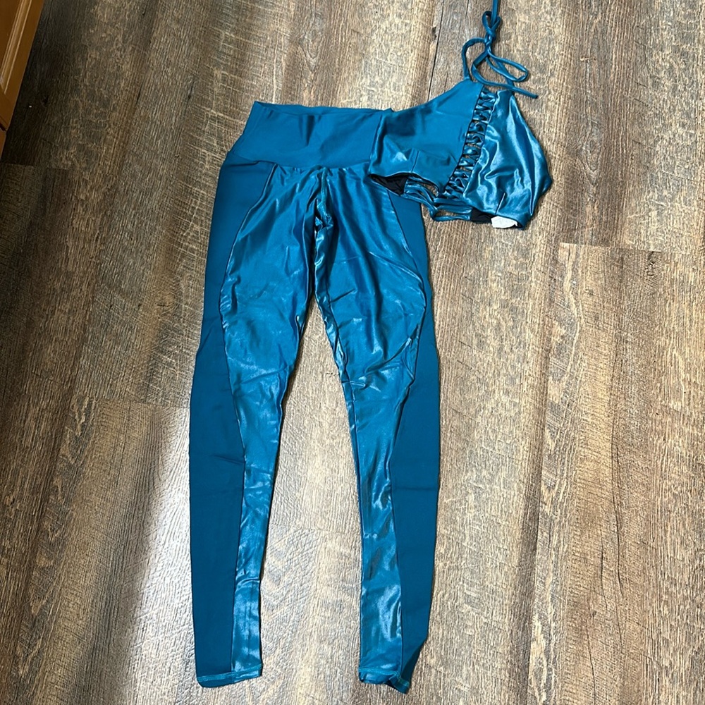 Mika Yoga Wear High waisted yoga leggings and top- Teal